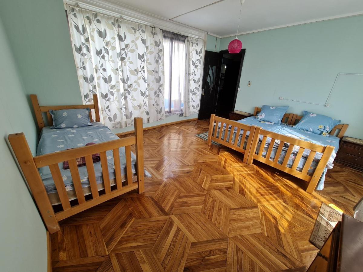 Guest House Sky Plus Tbilisi Exterior photo