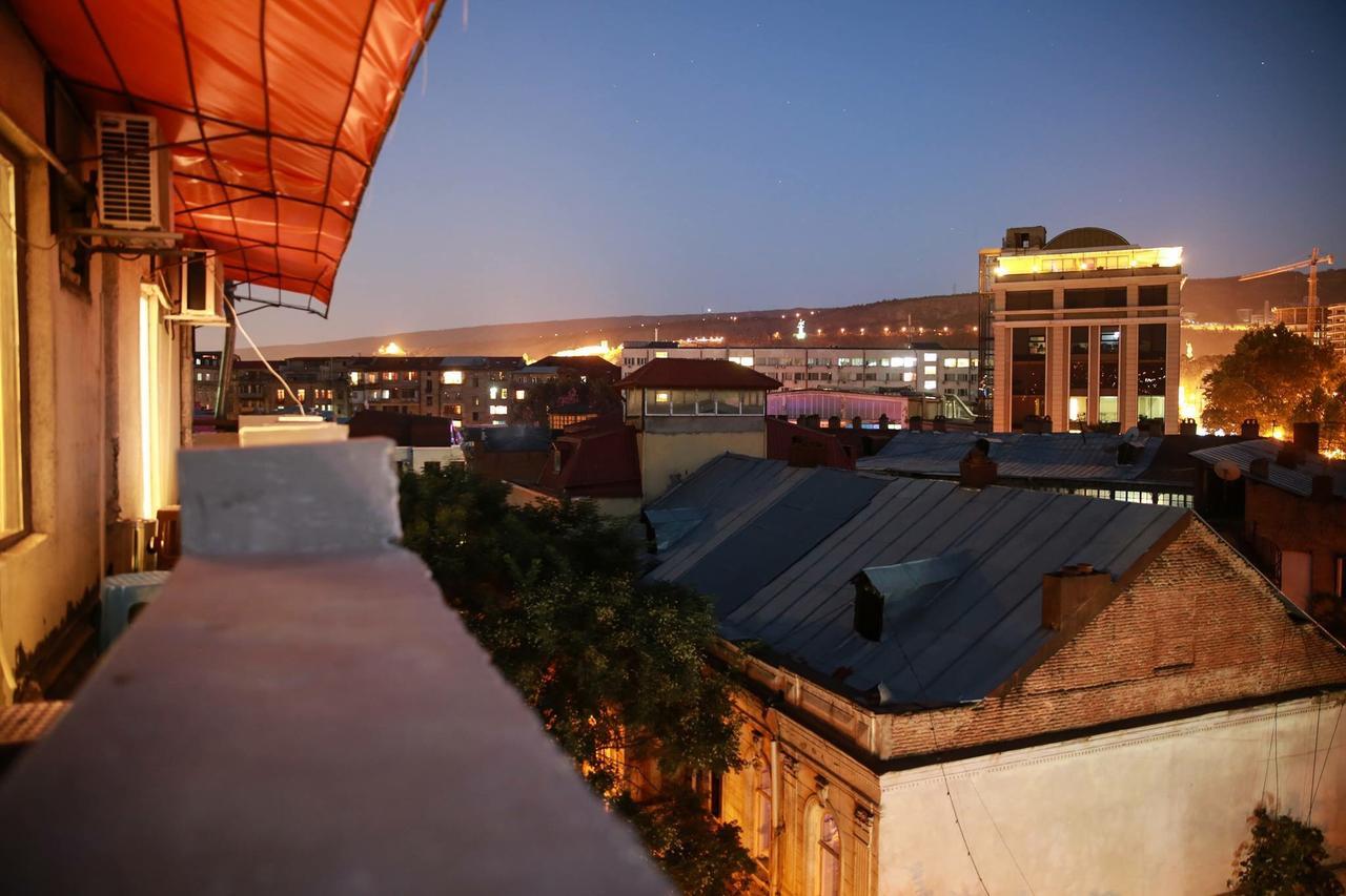 Guest House Sky Plus Tbilisi Exterior photo